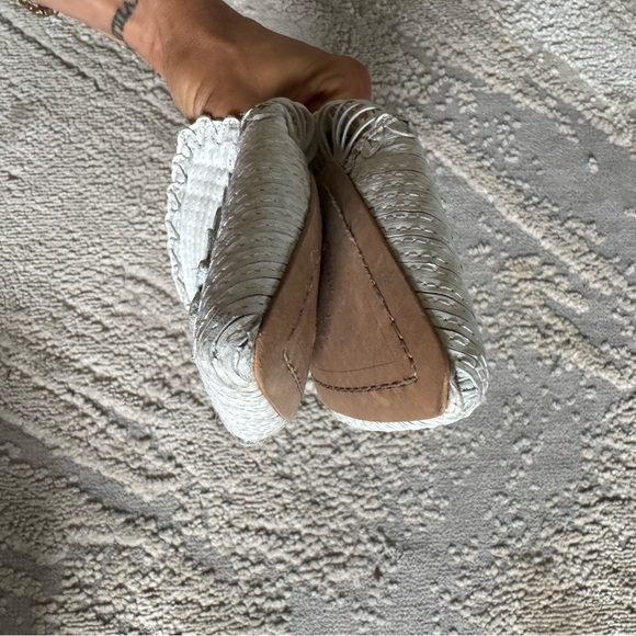 Vince Camuto Manindie White leather Pointed Toe woven Flats slip on Mules 9 - Picture 5 of 10